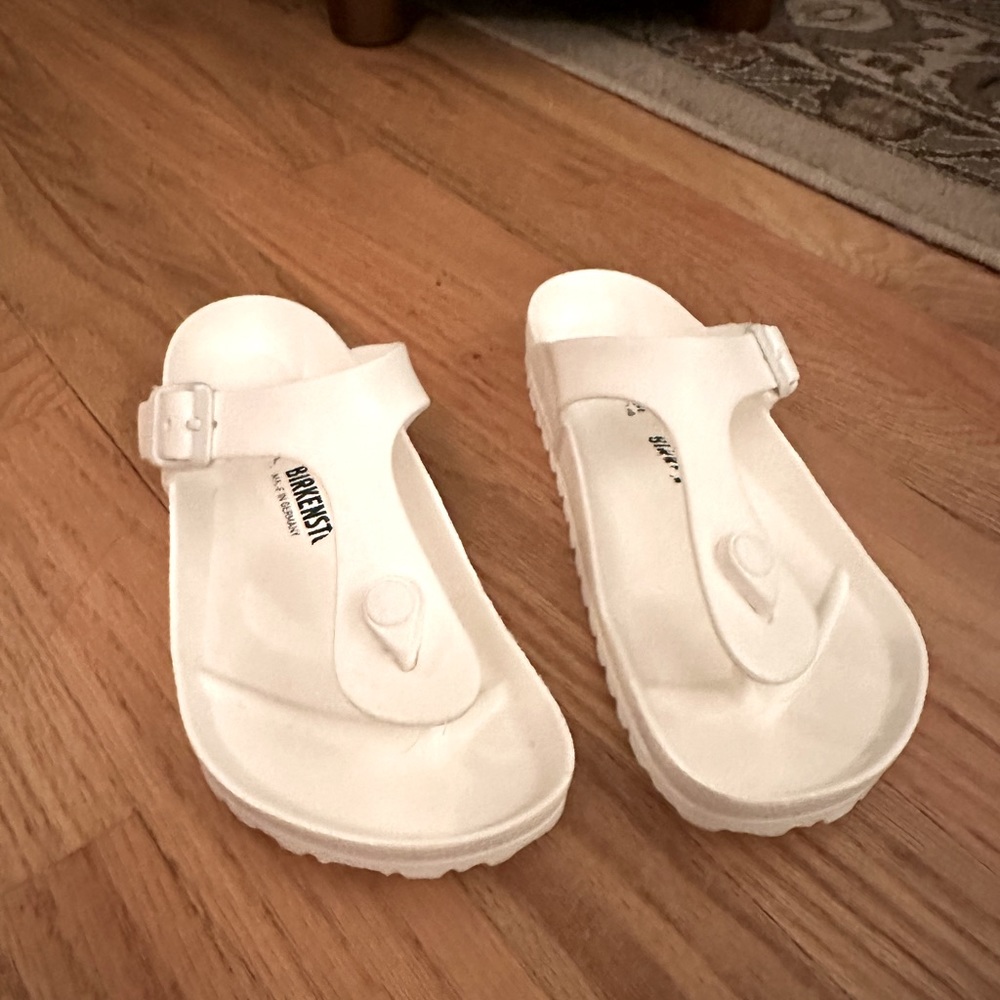 SOLD!!!!!!!Birkenstock gizeh sandals